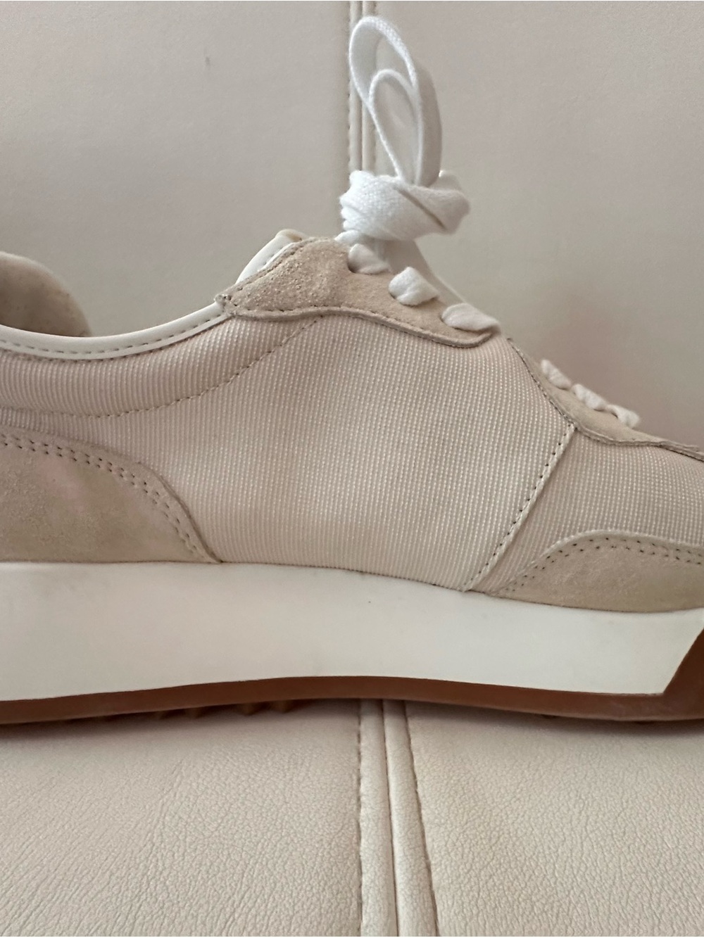 Sam Edelman Cream & Tan Women's Low-Top Sneakers